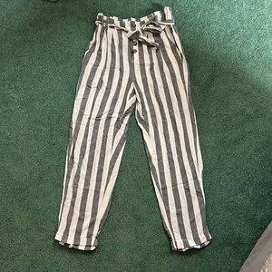 American Eagle striped gray and white pants size small